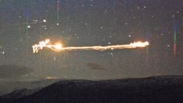 Vào những năm 1940 - 1980, một số nhiếp ảnh gia đã chụp được nhiều bức ảnh các quả cầu ánh sáng kỳ lạ, bay liệng phía trên bầu trời thung lũng Hessdalen, Na Uy. Người ta gọi nó là "hiện tượng Hessdalen".