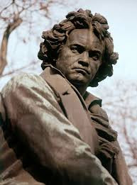 Vì vậy, các chuyên gia tiến hành kiểm tra, phân tích sợi tóc do Hiller lấy của Beethoven. Kết quả cho thấy lượng chì trong cơ thể nhạc sĩ thiên tài cao gấp hàng trăm lần so với người bình thường.