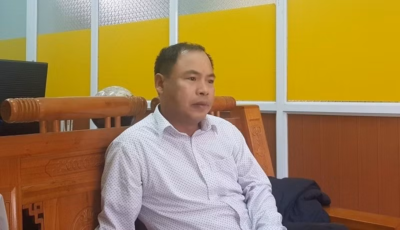 Bi kich cua hieu truong co vo giao vien muon giau xoi