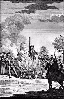 Thiêu sống là kiểu chết được đánh giá cực kỳ tàn bạo. Giống như tên gọi, phạm nhân sẽ bị trói chặt tay chân vào một cột gỗ.