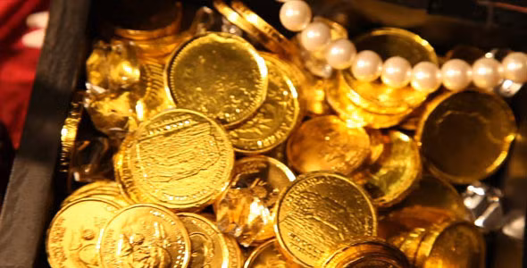 Điều 3 người lính không ngờ là trong lúc họ chôn giấu kho báu thì một người có tên Diego Morena tình cờ đi ngang qua và biết được bí mật.