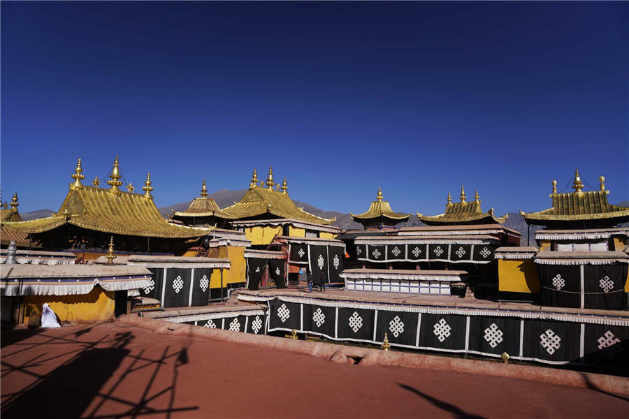 Potala là cung điện nằm ở nơi cao nhất thế giới khi nằm ở độ cao 3.800m so với mực nước biển.