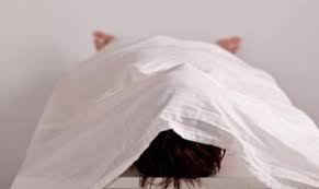 Cụ thể, sau khi qua đời, quá trình phân hủy cơ thể người thai phụ diễn ra dẫn tới sự tích tụ của các chất khí như carbon dioxid và methane.