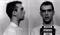 Mọi chuyện bắt đầu vào buổi sáng ngày 31/10/1981. Khi ấy, người dân phát hiện thi thể của nữ tu sỹ Tadea Benz ở tu viện St. Francis ở Amarillo, Texas, Mỹ.