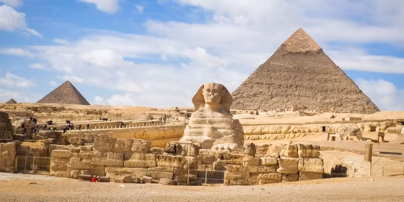 Điều này cho thấy hệ thống này có khả năng có từ thời điểm đại kim tự tháp Giza được xây dựng. Mời độc giả xem video: Phá kim tự tháp hơn 2.000 năm tuổi để lấy đá làm đường (nguồn: VTC14)