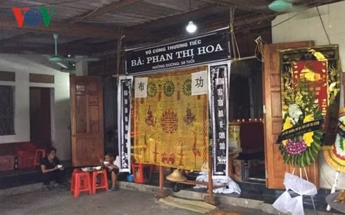 Nghi bi ngo doc tu loai cay la, vo tu vong chong nguy kich