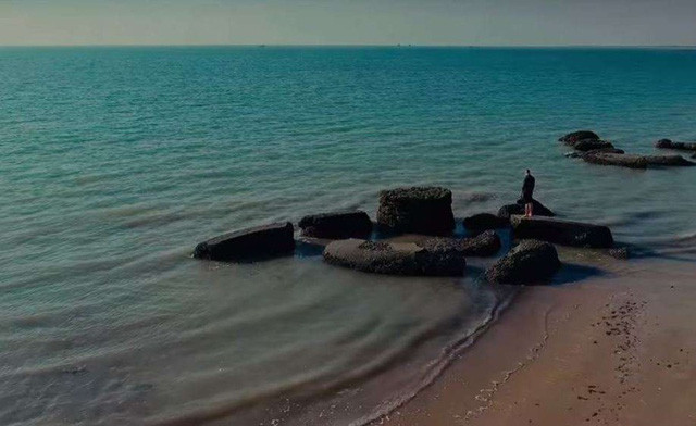 Cụ thể, các chuyên gia của Merlin Burrows cho hay họ phát hiện một số cấu trúc bí ẩn ở các vùng đất ngập nước Vườn quốc gia Doñana ở Andalusia, miền nam Tây Ban Nha.