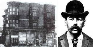 Tại đây, gã sẽ ra tay giết hại các nạn nhân một cách tàn độc. Không chỉ giết hại các nạn nhân, Holmes còn mang thi thể họ tới một phòng thí nghiệm bên trong khách sạn.