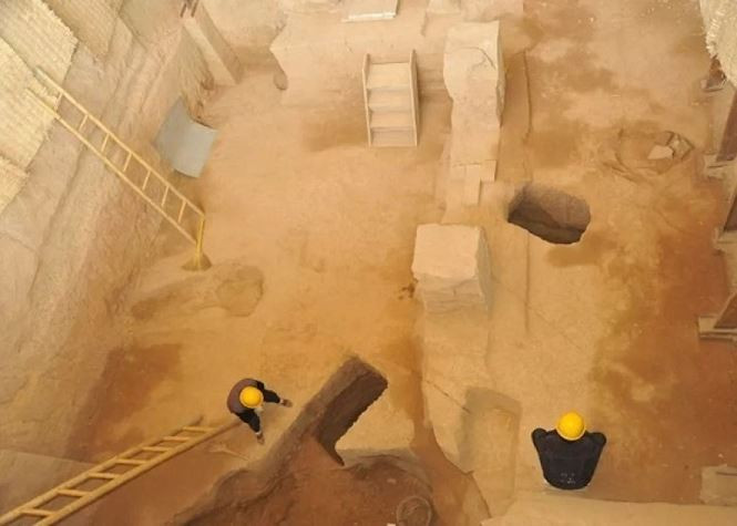 Thi hài người đàn ông còn khá nguyên vẹn. Người này chính là Tào Tháo - nhân vật nổi tiếng lịch sử Trung Quốc.