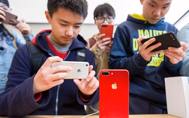 Trung Quoc: Nguoi ngheo dung iPhone, nguoi giau chon Xiaomi, Huawei