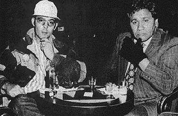 2. Vụ mất tích của Oscar “Zeta” Acosta (phải) đã gây rúng động dư luận. Acosta là một luật sư, nhà văn nổi tiếng người Mỹ. Vào năm 1974, luật sư Acosta đến Mexico và mất tích tại nơi này.