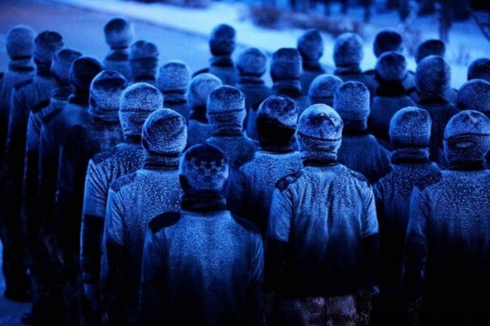 Đặc biệt, họ xuất hiện khi trời tối ở những nơi hoang vu vắng vẻ. Khi dân chúng ở một nơi nào đó lâm vào đại nạn thì thường là lúc "âm binh dẫn đường" xuất hiện.