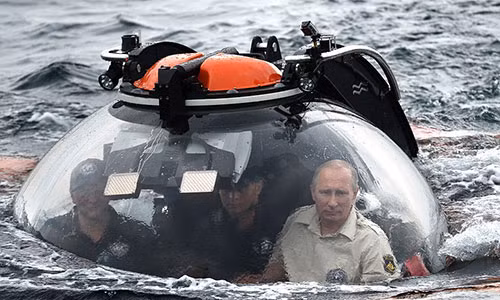 Tong thong Nga Putin kham pha xac tau chim