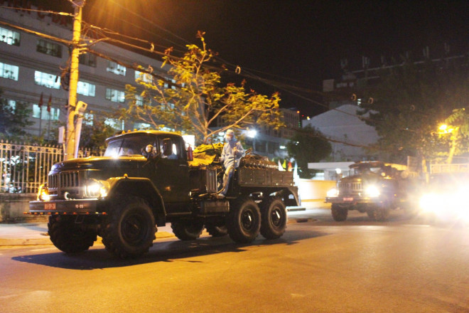 Trước đó, trong trưa ngày 26/7, CDC Đà Nẵng cho biết Bộ Y tế cùng đơn vị này đã thống nhất thực hiện xét nghiệm kháng thể đối với khoảng 2.200 nhân viên y tế tại Bệnh viện Đà Nẵng. Kế đến, cơ quan chức năng sẽ tiếp tục triển khai phương pháp này tại Bệnh viện C Đà Nẵng, các khu du lịch có người nước ngoài lưu trú, nơi cư trú, sinh hoạt của bệnh nhân 416 và 418.