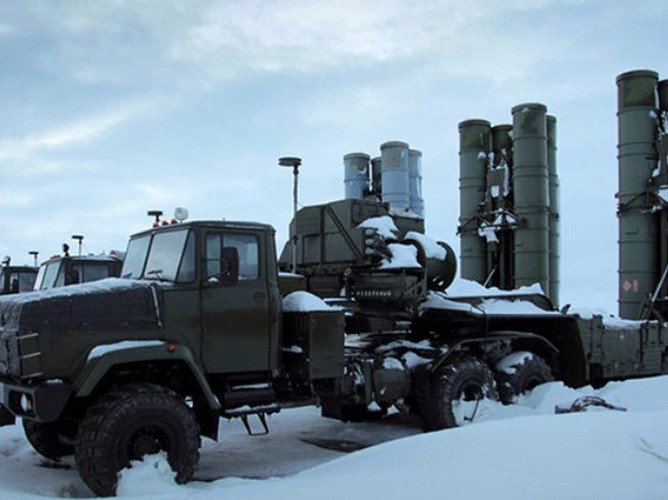 Trang Sohu cho biết, các hệ thống phòng không S-400 mà Trung Quốc ký hợp đồng mua từ Nga vài năm trước vẫn chưa có đủ cơ số tên lửa đánh chặn cần thiết, do Nga đã làm gián đoạn nguồn cung.