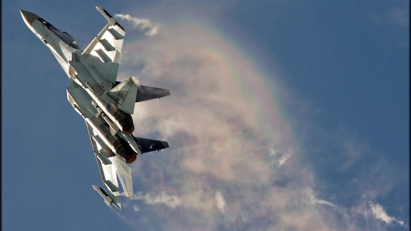 Bộ trưởng Quốc phòng Indonesia Mitchowo Subianto, đã viết một lá thư cho người đồng cấp Áo, Klaudia Tanner, tỏ ý mong muốn bắt đầu các cuộc đàm phán để mua tất cả 15 chiến đấu cơ Typhoon thuộc Không quân Áo. Trong bức thư, ông Mitchowo nói rằng việc mua lại những chiếc chiến đấu cơ này sẽ hỗ trợ cho mục tiêu của ông là tiếp tục hiện đại hóa Không quân Indonesia.