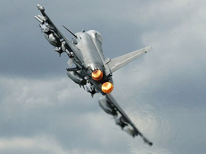 Việc đốt tăng lực lần hai thường khiến tuổi thọ động cơ xuống thấp và đặc biệt rất tốn nhiên liệu. Chỉ trong những trường hợp đặc biệt chiến đấu cơ mới đốt tăng lực lần hai.