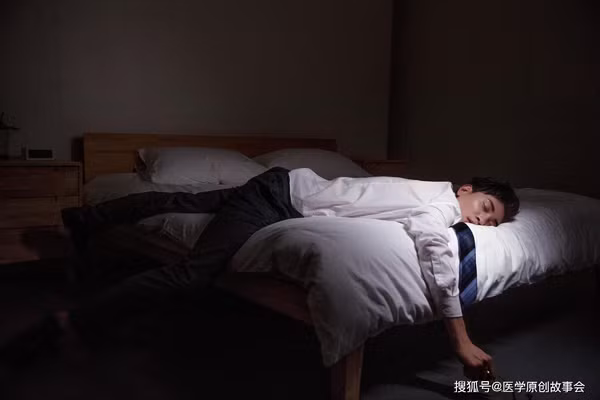 Thông qua trường hợp của Yang, bác sĩ chỉ ra mỗi người dành thời gian không nhỏ trong cuộc đời cho việc ngủ. Nó có tác dụng duy trì thể lực, tăng cường hệ miễn dịch. Những người có dấu hiệu bất thường khi ngủ cho thấy sức khỏe có vấn đề.