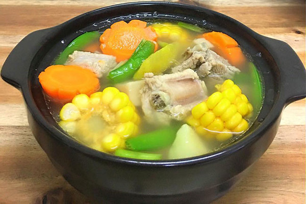 Nếu muốn nấu canh, cháo hoặc bún sườn: tốt nhất bạn nên lựa sườn có lẫn cả nạc lẫn mỡ để khi ăn thịt sẽ mềm, thơm và béo hơn.