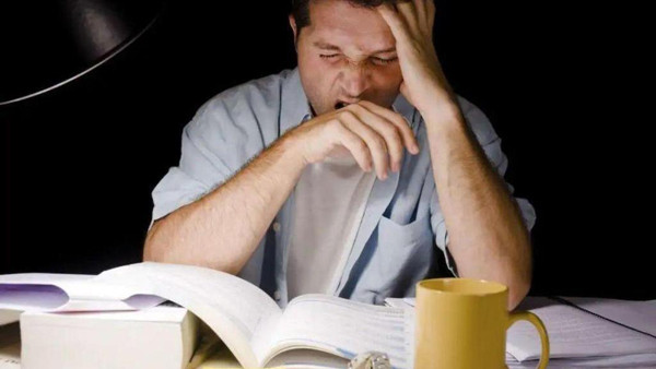 Ngoài duy trì thói quen giúp tăng tuổi thọ, chuyên gia sức khỏe nhấn mạnh cần tránh thức khuya để bảo vệ cơ thể.