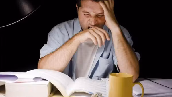 Ngoài duy trì thói quen giúp tăng tuổi thọ, chuyên gia sức khỏe nhấn mạnh cần tránh thức khuya để bảo vệ cơ thể.