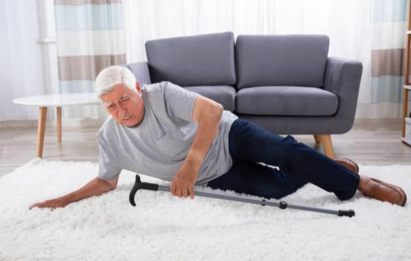 Đáng nói, khi tình trạng diễn biến xấu, cơ thể sẽ xuất hiện các triệu chứng lạnh cổ chân cần hết sức chú ý.