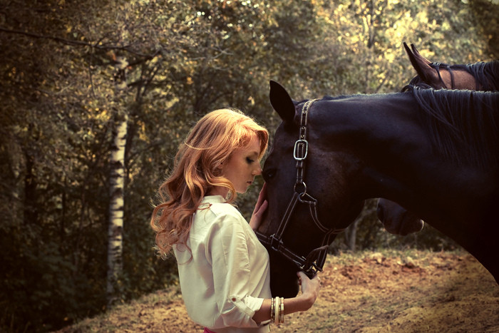 Sự thẳng thắn và có khi "bốc lửa" của các mỹ nhân tuổi Ngọ chính là khí chất riêng biệt, khiến đàn ông một khi đã động lòng sẽ khó thoát khỏi lưới tình. Ngựa vốn được coi là con giáp du mục trong mười hai con giáp, tính cách nàng tuổi Ngọ cũng vậy, luôn thích thay đổi, khiến người chinh phục luôn tò mò, hứng khởi, đi từ bất ngờ này sang bất ngờ khác.