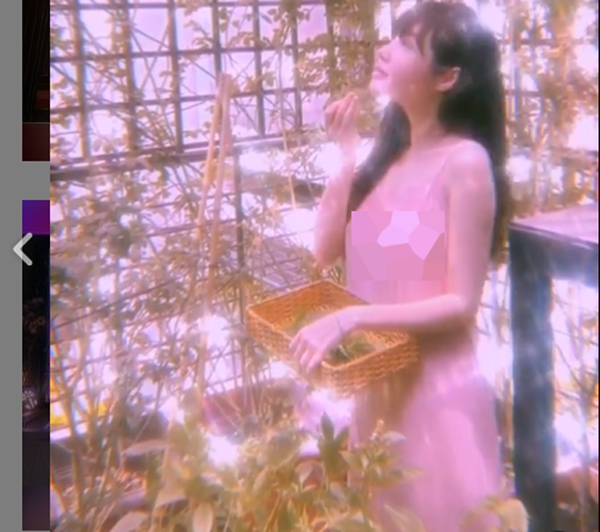 Thay vì tiết chế, hotmom thường xuyên áp dụng công thức mặc táo bạo, mặc đồ ngủ không nội y để lộ rõ nhũ hoa.