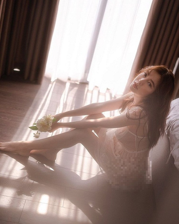 Thời trang ngày càng cởi mở, thế nhưng “cởi toang” kiểu này khó có thể chấp nhận.