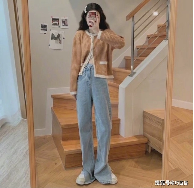 Nếu lo lắng về màu da, chị em nên chọn áo croptop tông màu tối. Nếu lo lắng về hình thể, bạn nên chọn croptop dáng suông. Kiểu dáng khác nhau sẽ đáp ứng nhu cầu khác nhau song đều có điểm chung là phù hợp với cô gái nhỏ nhắn.