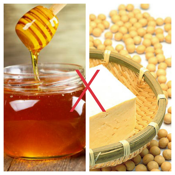 Mật ong. Tuyệt đối không kết hợp mật ong với đậu phụ bởi trong đậu ngày nay thường có thạch cao còn mật ong chứa nhiều đường.