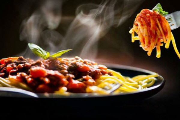 Bình thường, niêm mạc miệng và niêm mạc hệ tiêu hoá rất mỏng nên dễ bị tổn thương. Nếu dùng thức ăn quá nóng lâu ngày sẽ gây viêm loét đường tiêu hóa, dần dần dẫn đến bệnh loét dạ dày, thực quản, hành tá tràng.