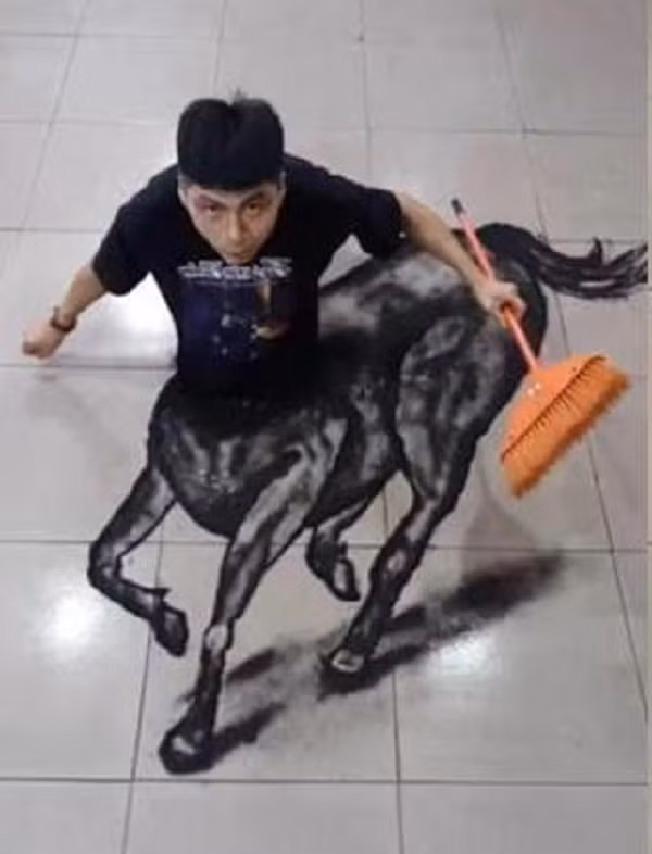 Ding Long thường sáng tác sau khi kết thúc ngày làm việc. Trung bình một bức tranh mất khoảng 2 tiếng để hoàn thành. Do vậy, phải hơn 12 giờ đêm anh mới về nhà nghỉ ngơi.