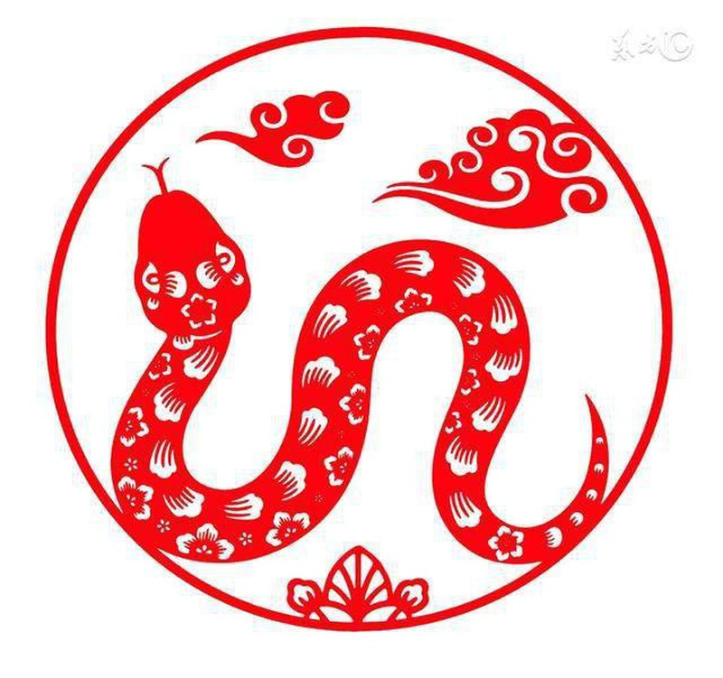 Tuổi Tỵ: Công việc có nhiều thay đổi, tuổi Tỵ hãy kiên nhẫn để thích nghi, từ đó thăng tiến. Không chỉ thế, hôm nay bạn có thể gặp được một người giúp ích rất nhiều trong công việc hoặc cơ hội kiếm tiền. Những "chú rắn" còn độc thân có thể sẽ gặp được nửa kia vô cùng lãng mạn và dịu dàng.