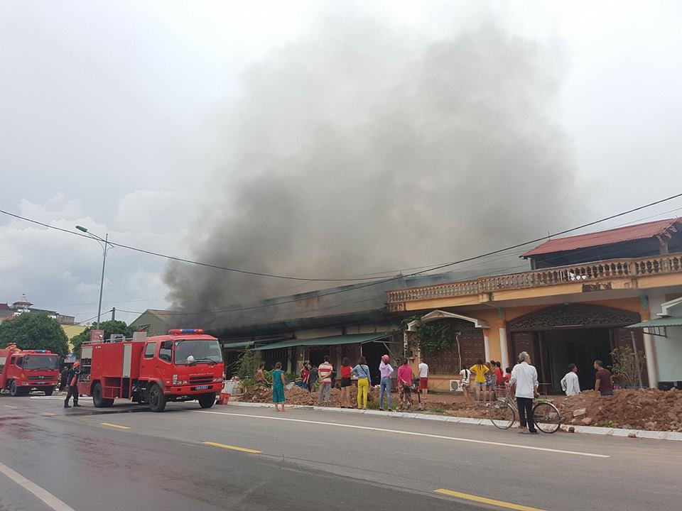 Kinh hoang chay 5 quan karaoke o Mong Cai