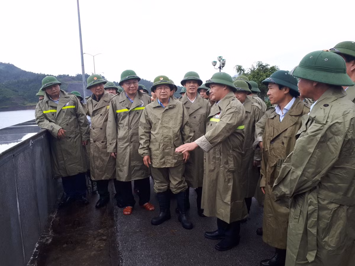 Dem nay bao do bo Hai Phong den Nghe An, cac tinh da san sang ung pho