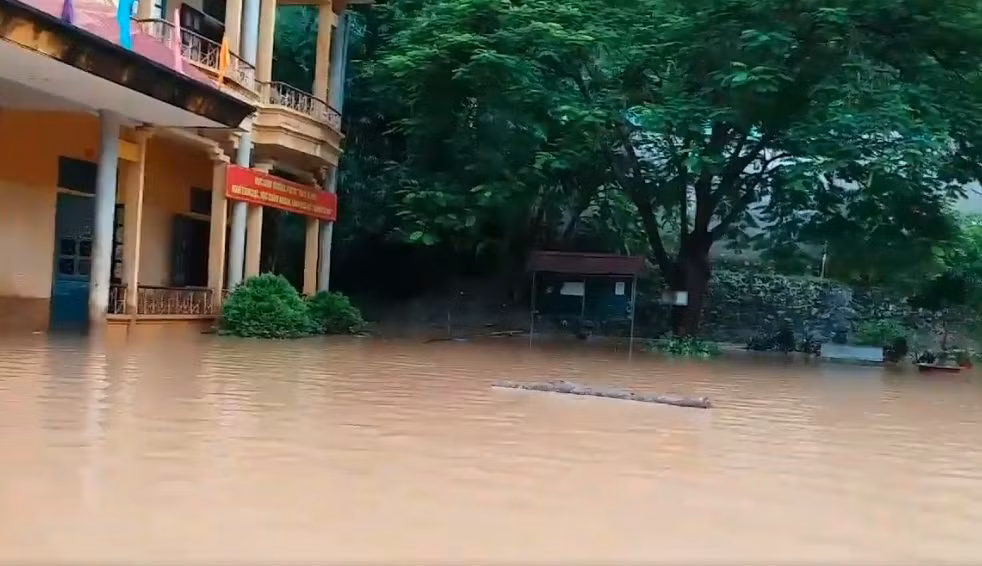 Hoa Binh: Sat lo dat do mua lu, chau be 2 tuoi tu vong