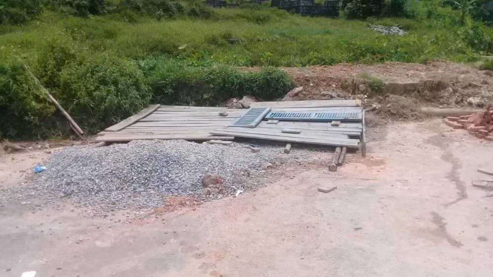 Hai Phong: Roi xuong ho nuoc dang thi cong, be trai 3 tuoi tu vong