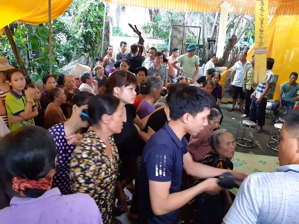 Vụ án khiến người thân, hàng xóm bàng hoàng.