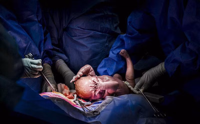 Niềm hạnh phúc vô giá này dù phải trải qua cơn đau vật vã mới có được có lẽ chỉ mẹ mới hiểu.