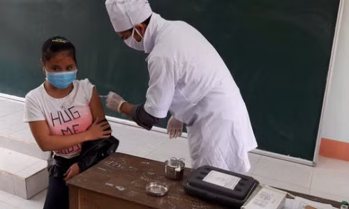 Them mot nguoi chet nghi mac benh bach hau