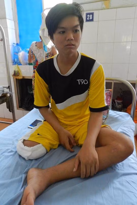 Thieu nien o Dong Thap bi cua chan: Do bac si thieu kinh nghiem