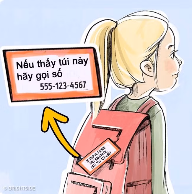 Gia đình là môi trường an toàn cho sự phát triển của trẻ. Tuy nhiên, bố mẹ không thể lúc nào cũng ở bên trẻ 24/24. Vì vậy, nắm được các kĩ năng xử lý tình huống cơ bản cũng như cách bảo vệ bản thân mình chính là kỹ năng bố mẹ cần phải dạy con càng sớm càng tốt. Cha mẹ có thể tham khảo 10 nguyên tắc vàng sau: Thứ nhất. Không tiết lộ tên con: Đừng viết tên con bạn lên đồ dùng cá nhân của bé, đừng gắn tên bé lên ba lô đeo lưng hay hộp ăn cơm. Việc này sẽ khiến người lạ dễ dàng tiếp cận được thông tin cá nhân của bé. Tốt hơn, bố mẹ hãy viết số điện thoại của mình lên đó, điều này sẽ có ích khi món đồ bị thất lạc hay mất cắp.