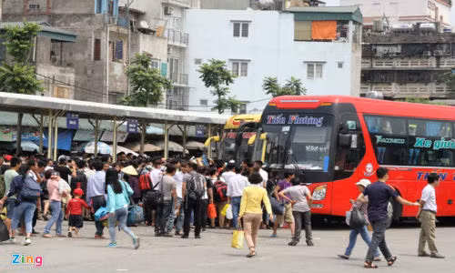 Chu tich Ha Noi: Khong co "loi ich nhom" khi chuyen tuyen xe khach