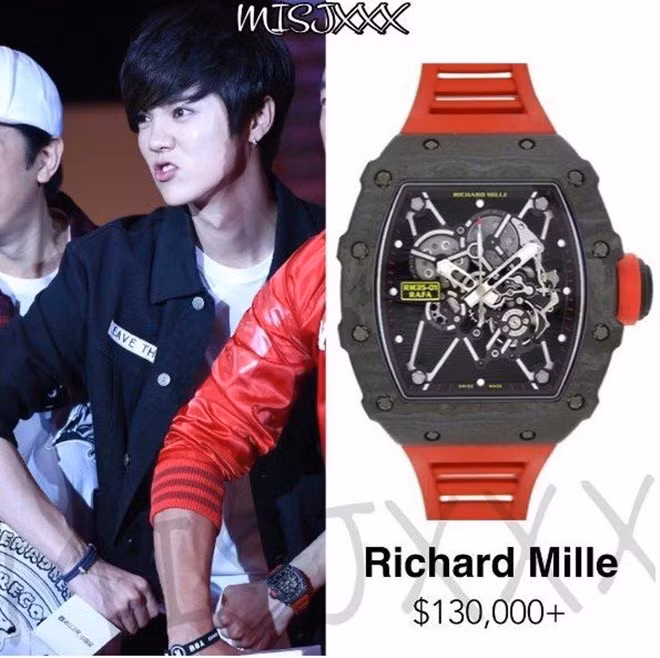 Anh kết hợp đồng hồ với quần áo rất đồng điệu và đẩy gu thời trang đẳng cấp lên muôn phần