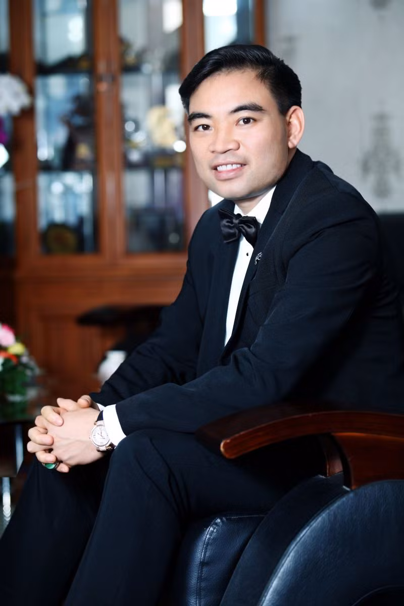 2. Vụ ly hôn 2.000 tỷ của vợ chồng ông chủ tập đoàn quốc tế Năm Sao Tháng 12/2012, Tòa án quận 3, TP HCM mở phiên sơ thẩm vụ ly hôn giữa ông Trần Văn Mười (Chủ tịch HĐQT kiêm Tổng giám đốc Tập đoàn quốc tế Năm Sao) và vợ là bà Phạm Thị Hương Giang (Phó giám đốc Công ty cổ phần giám định Đại Tây Dương). Căng thẳng nhất trong phiên tòa là việc phân chia tài sản. Ảnh: doanhnghiepvathuonghieu.vn.