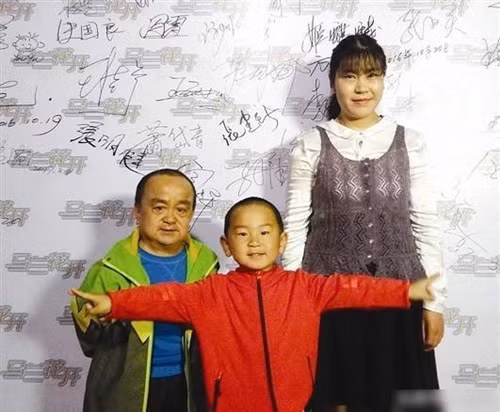 Chuyen doi ly ky cua sao “Thien long bat bo” cao 1,15m-Hinh-4