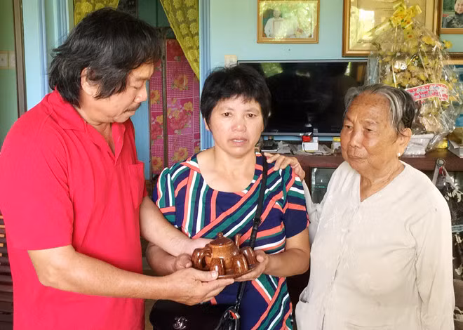 Nha bao mat trom oto tang gan 50 trieu dong cho me bi can