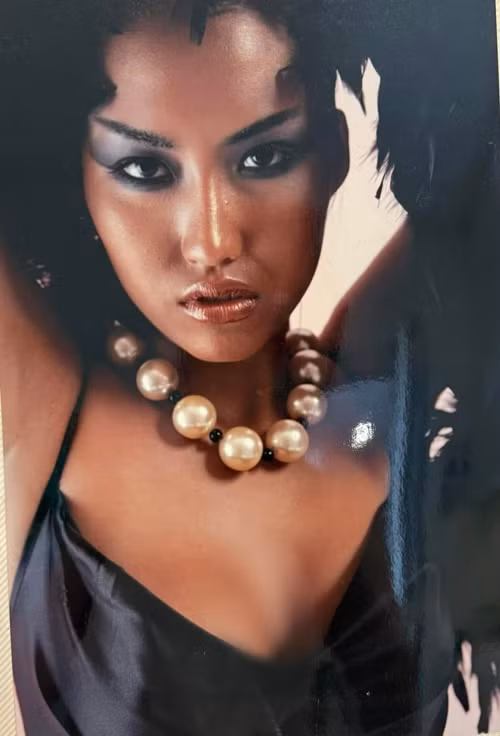  Phi Thanh Vân nhuộm da khá kỳ công để sở hữu làn da nâu bóng vào năm 2008. Ảnh: FB Phi Thanh Vân.