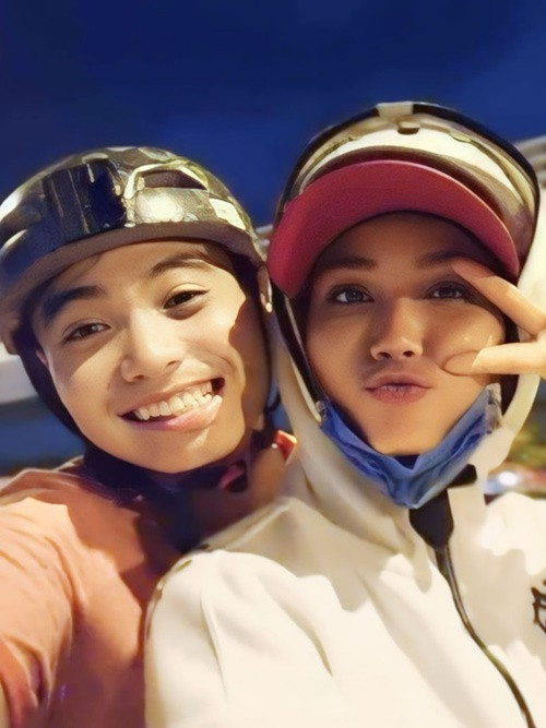 Theo Sở Hữu Trí Tuệ, khi được hỏi về việc chặn Facebook Tuấn Khôi, H'hen Niê chia sẻ: "Tôi chặn Facebook vậy thôi, nhưng yêu thương thì vẫn đong đầy".